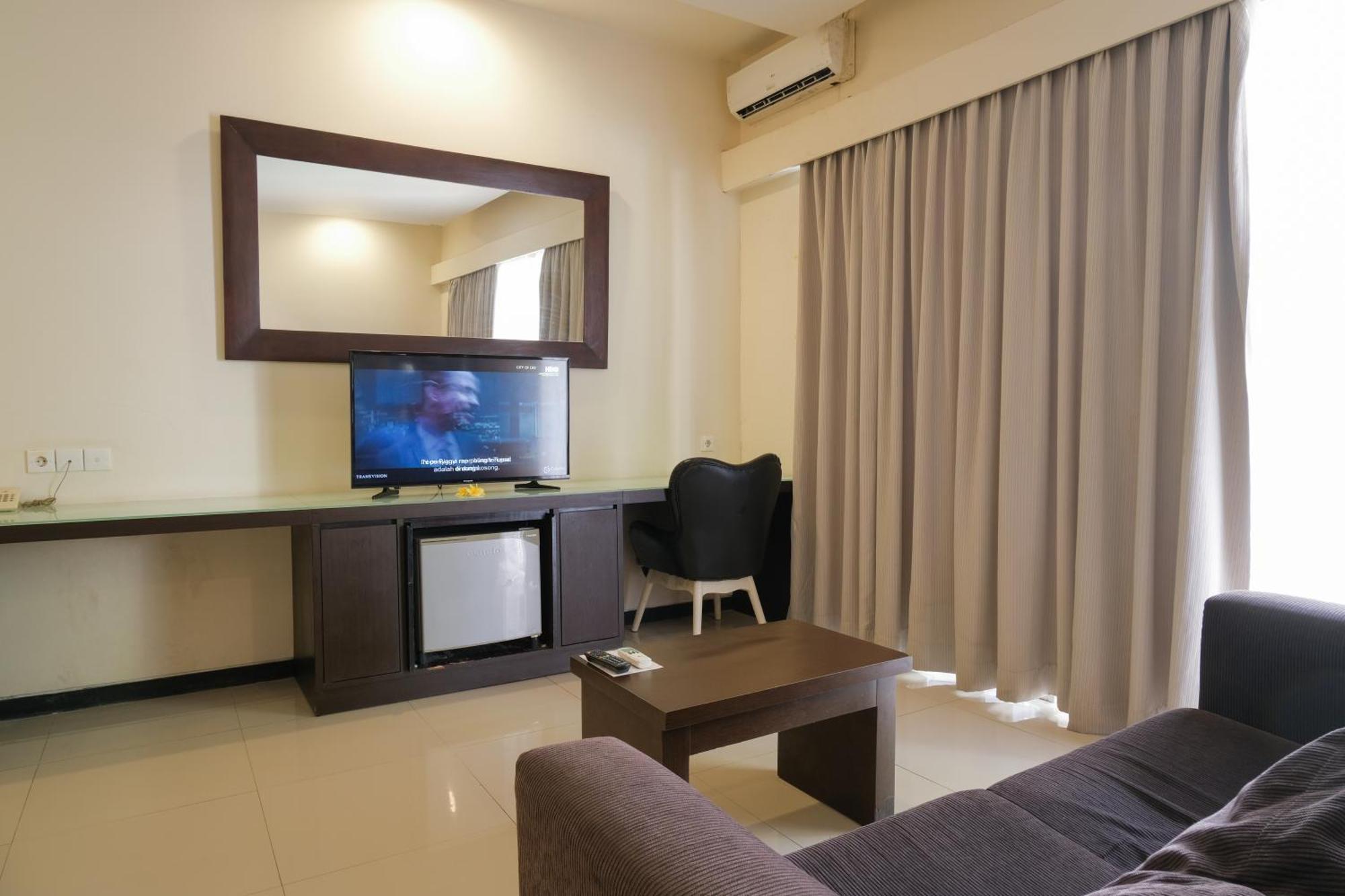 Swiss-Belcourt Sunset Aparthotel Семиняк Екстериор снимка