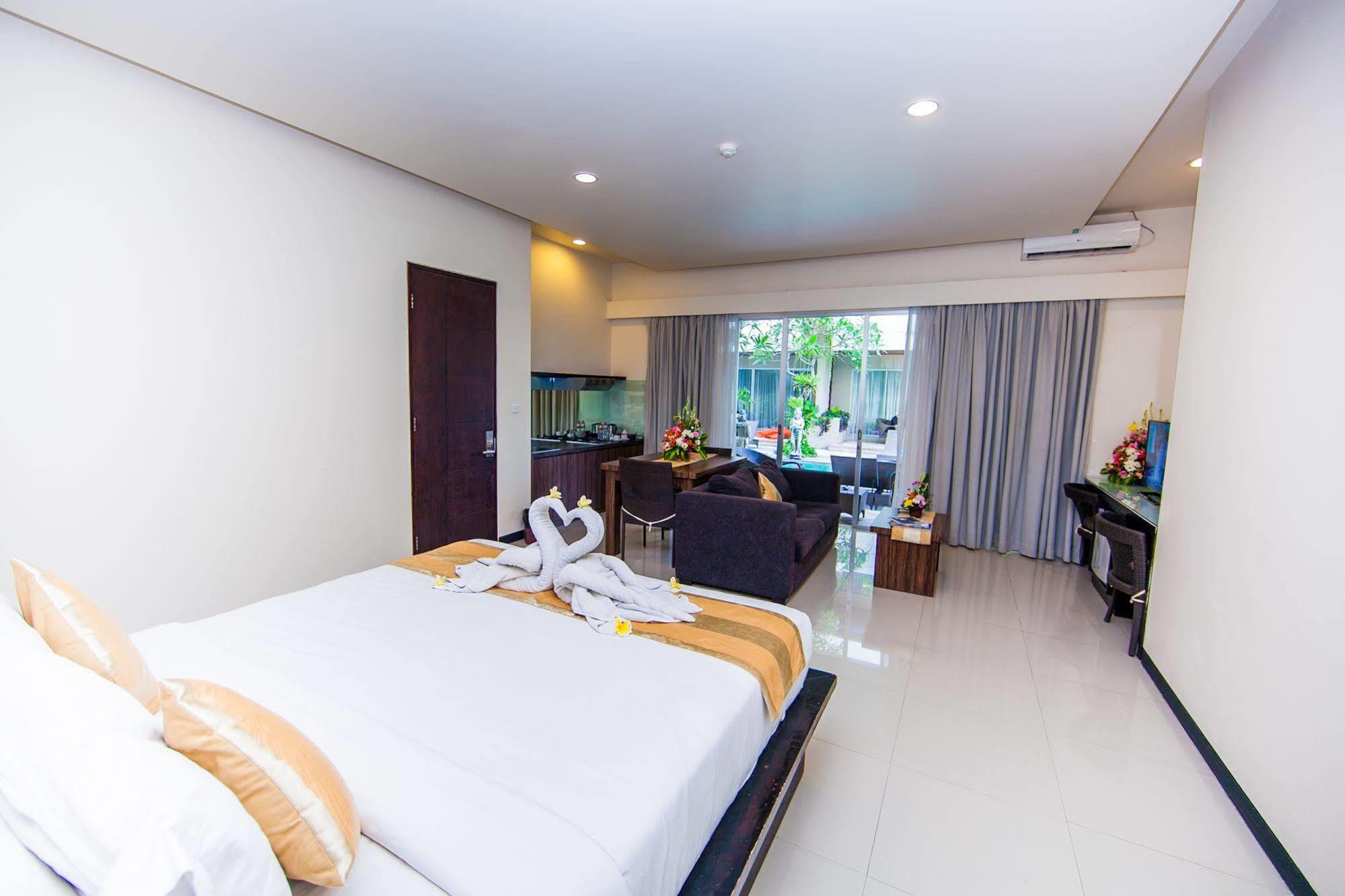 Swiss-Belcourt Sunset Aparthotel Семиняк Екстериор снимка